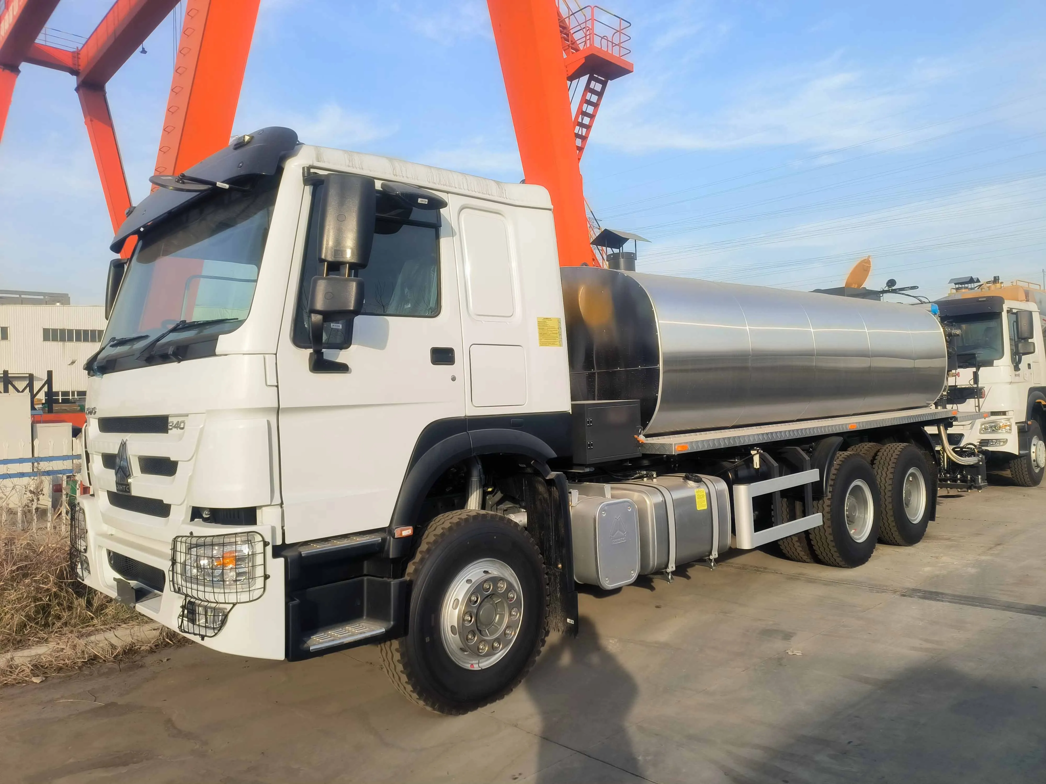 XCMG Official Asphalt sprayer XLS1505A road maintenance price